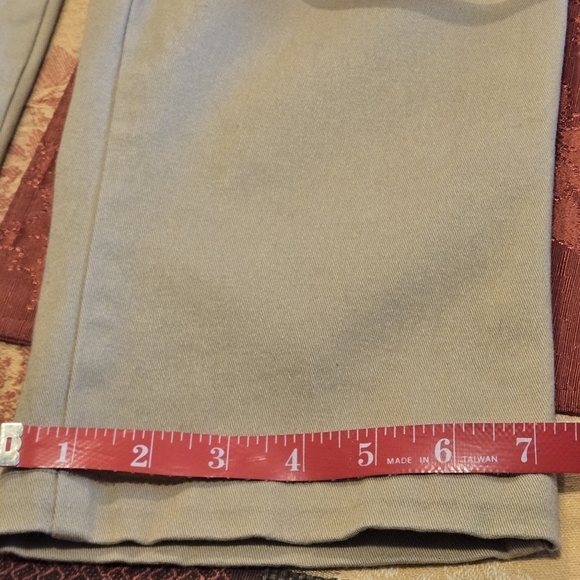 Tan Straight Leg Cropped Pants Unknown Brand Women's 8 Back Embroidery & Studs - Picture 11 of 13